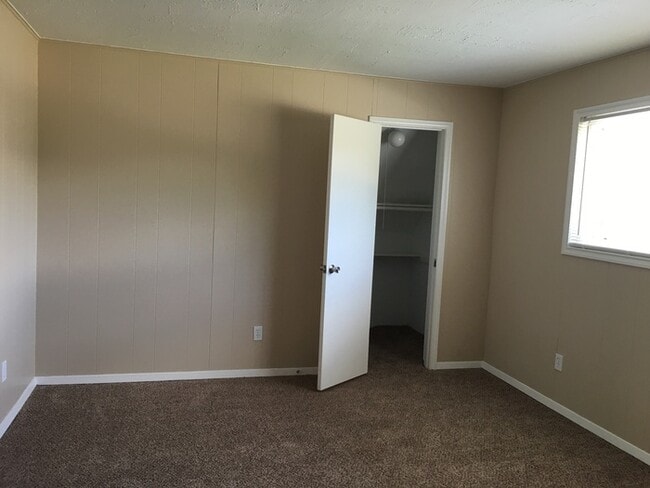 Foto del edificio - 10734 Sagewillow Ln