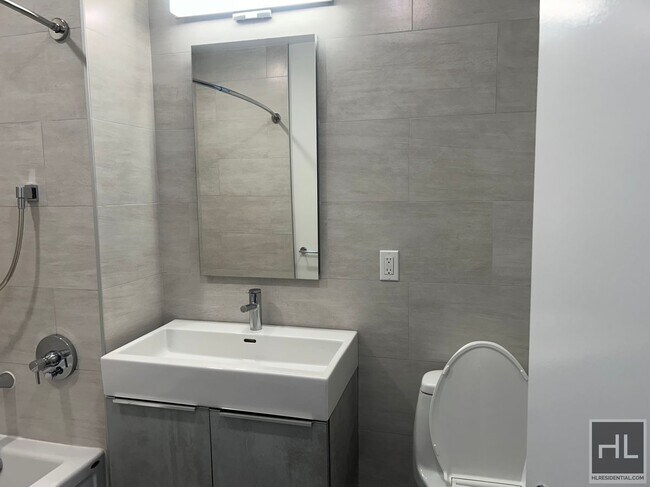 Foto del edificio - NORTHERN BOULEVARD