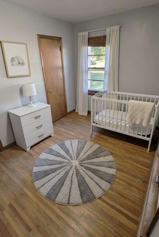 Building Photo - 836 Knoll Ave