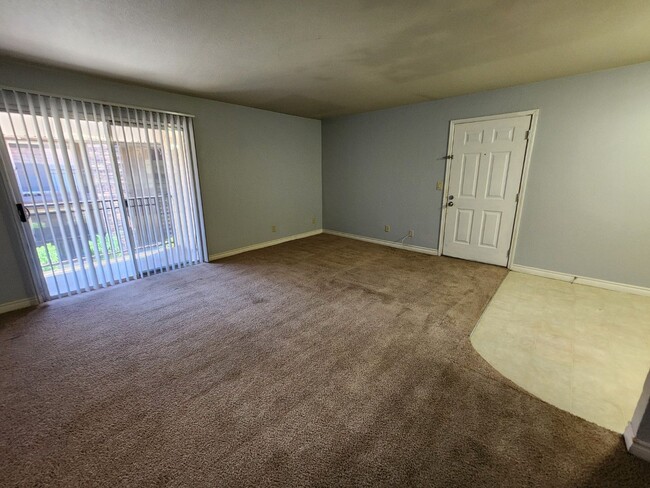 Building Photo - Nice Guard Gated Bella Vita Unit with larg...