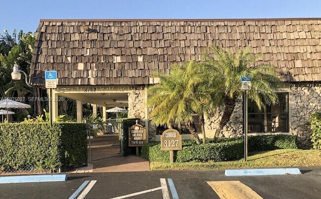 Foto del edificio - 3101 Oakland Shores Dr