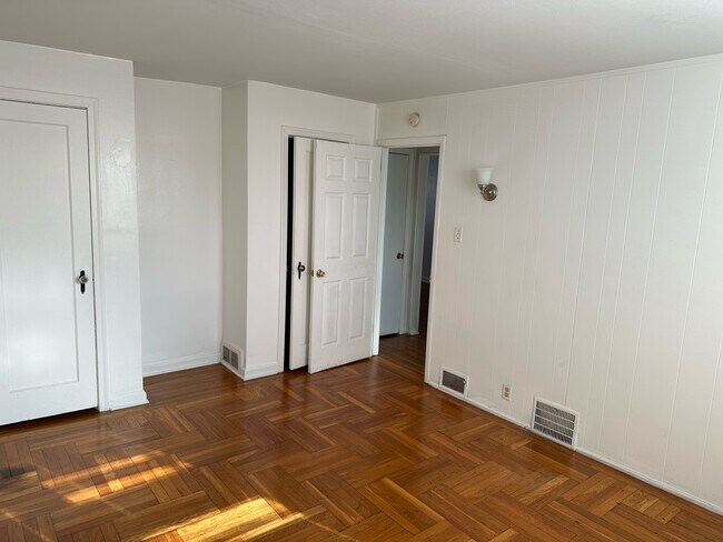 Área - 2 Corbin Ct