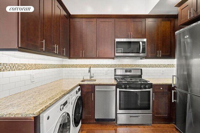 Building Photo - 242 W 138th St