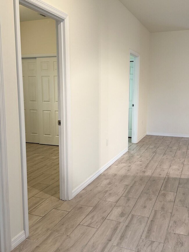 Foto del edificio - 123 Pine Ln