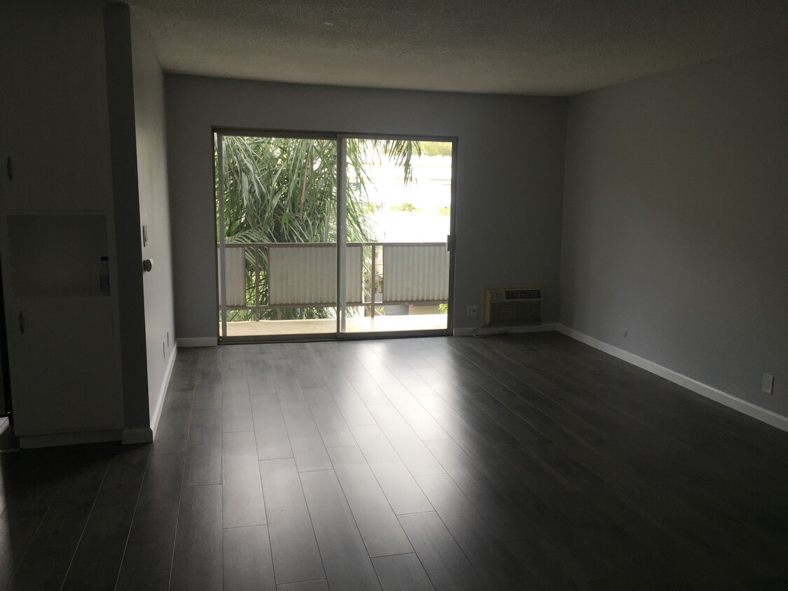 Foto principal - 1420 N Fuller Ave