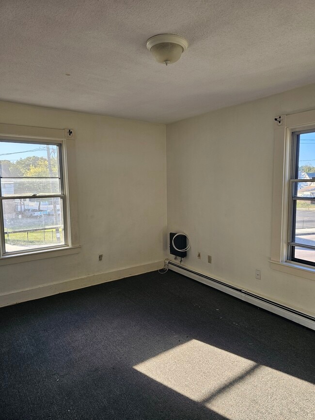 Building Photo - 308 Hollis St
