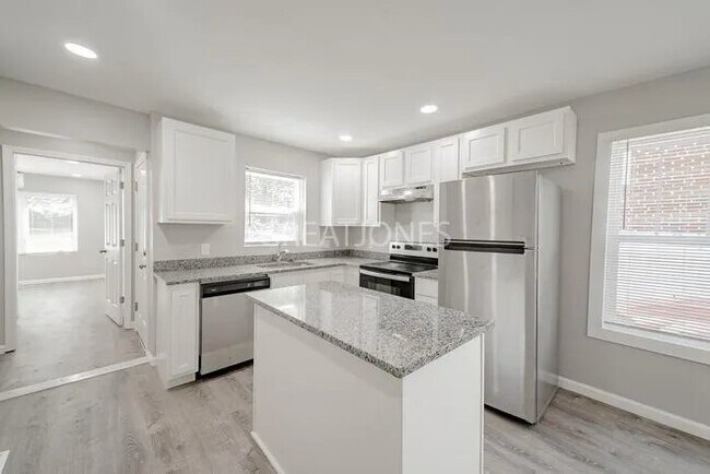 Foto del edificio - 812 N Elm Ave