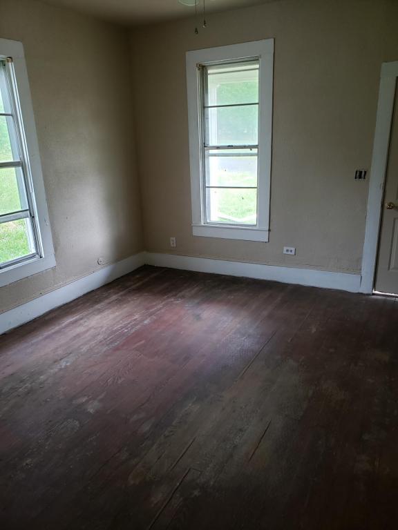 Building Photo - 319 E Nelson St