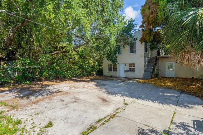 Foto del edificio - 1045 NE 131st St