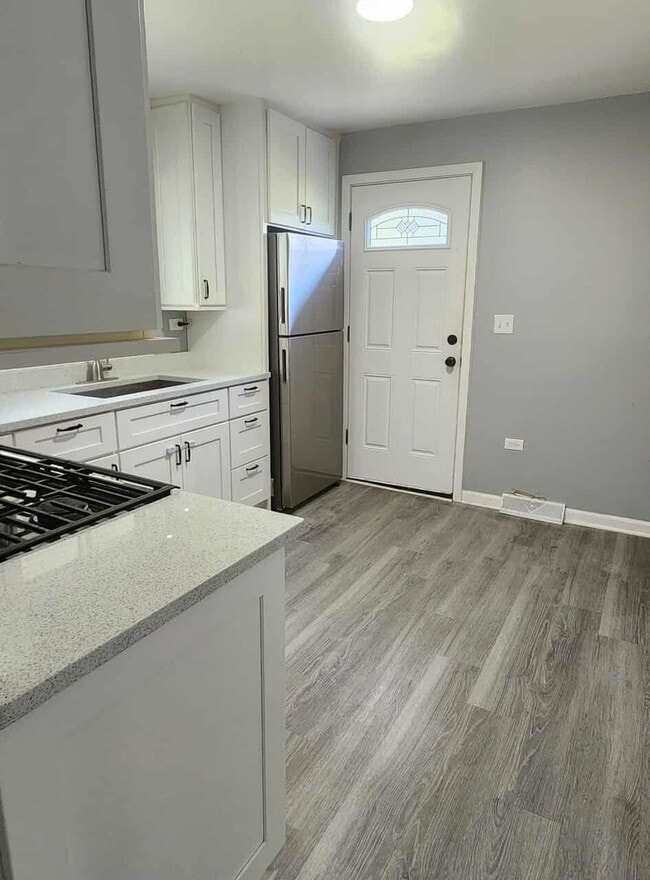 Foto del edificio - 36939 N Green Bay Rd