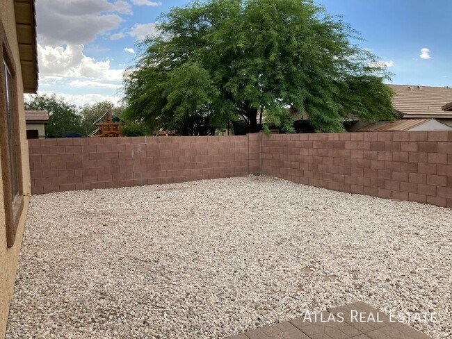 Building Photo - 4133 E Shadow Branch Dr