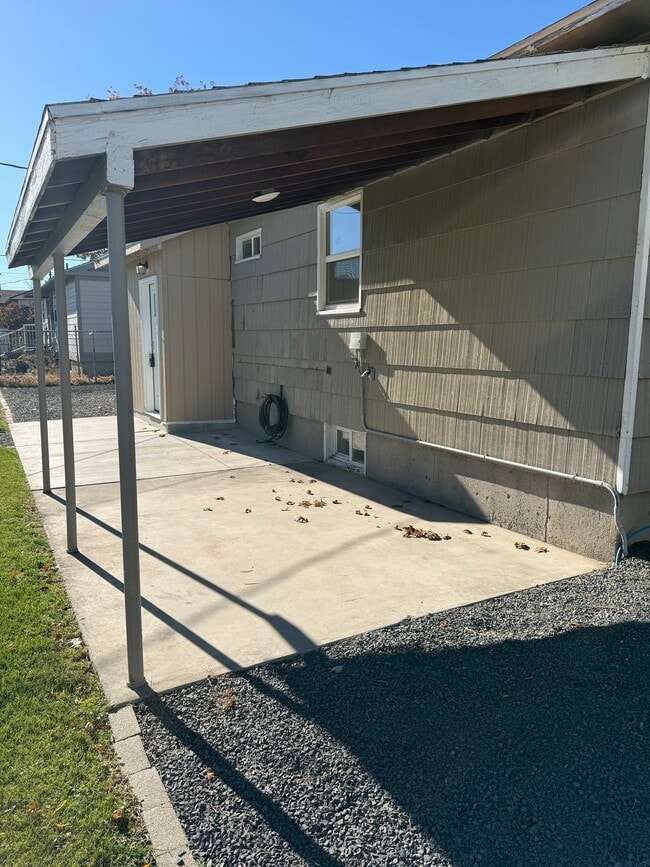 Foto del edificio - 1535 N 18th Dr