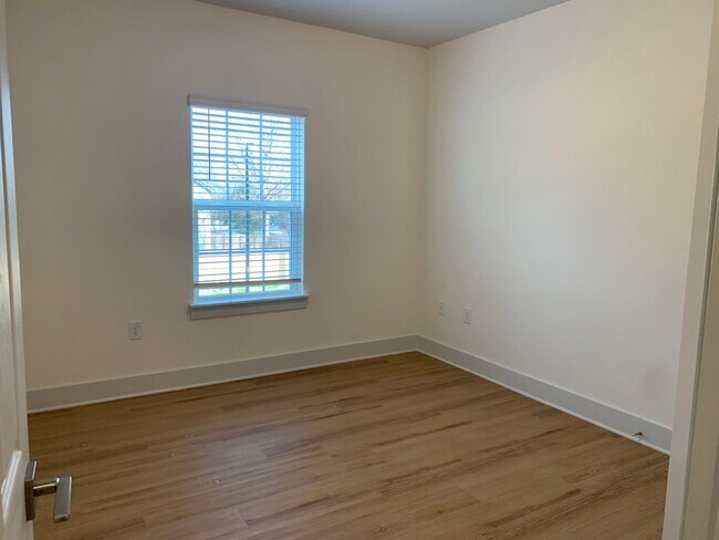 Building Photo - Beautiful Brand New Three Bedroom Apartment!