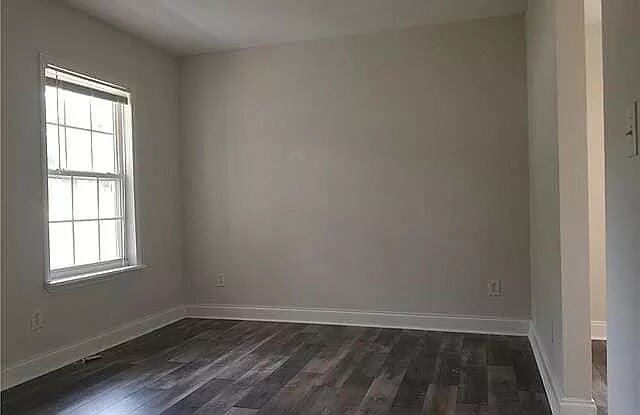 Foto del edificio - 2325 Sanders Ave