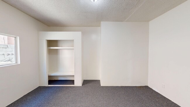 Building Photo - Beautiful Dormitory Style Housing Available