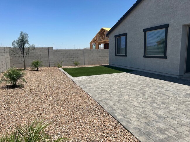 Foto del edificio - New Build 4 bedroom Rental in Mesa