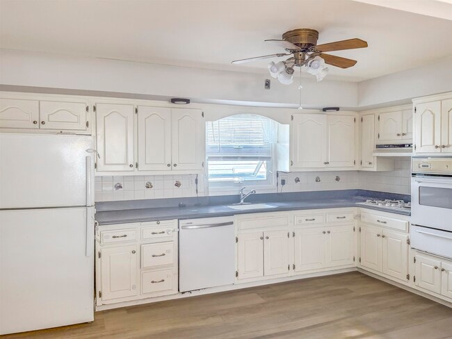 Foto del edificio - 734 John F. Kennedy Blvd