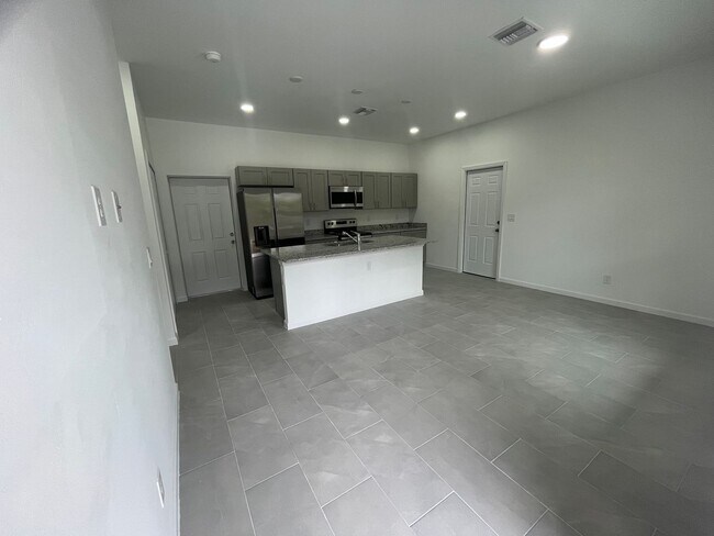 Foto del edificio - 1223 Randletree St E