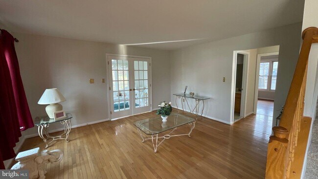 Foto del edificio - 5113 Crystal Springs Dr