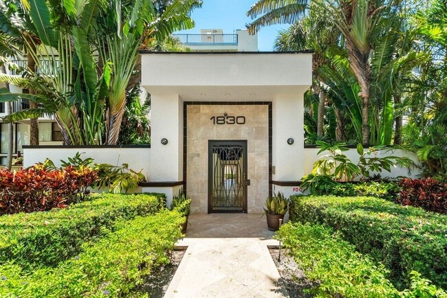 Building Photo - 1830 Embassy Dr