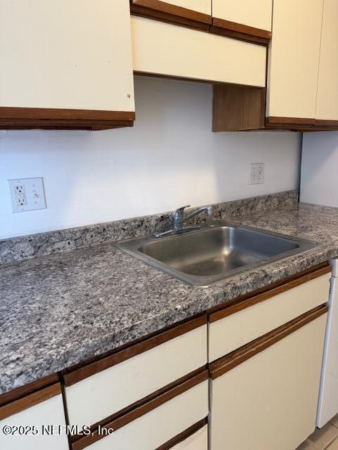 Foto del edificio - 10703 Alden Rd