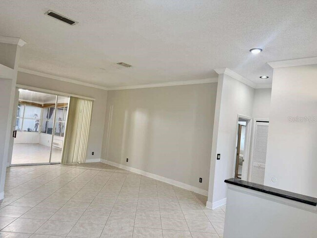 Building Photo - 3520 Ocita Dr