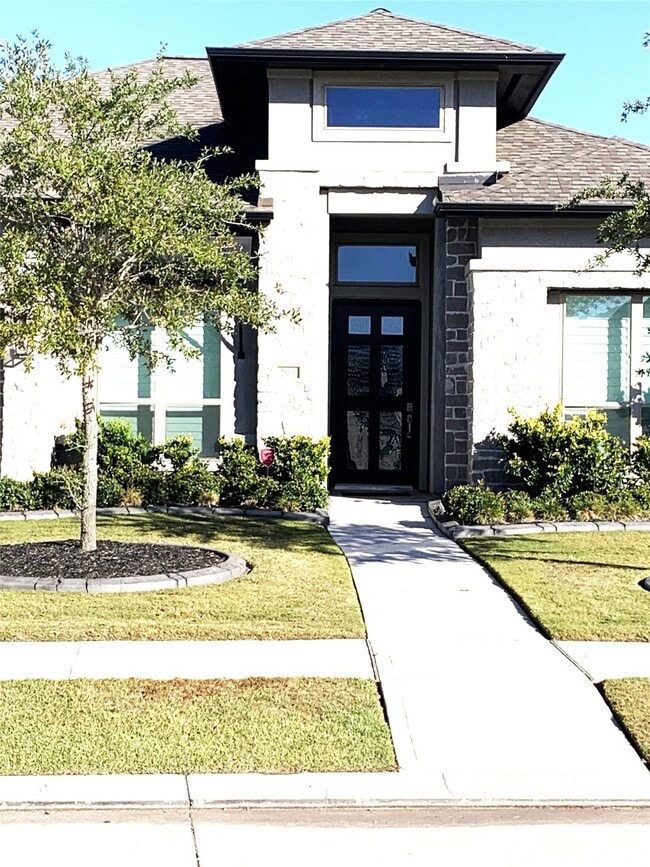 Building Photo - 2806 Sycamore Wood Trce