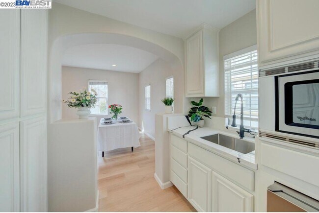 Kitchen - 2344 Magnolia Bridge Dr