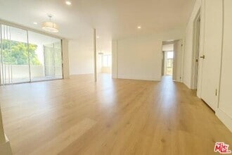 Building Photo - 9221 Charleville Blvd