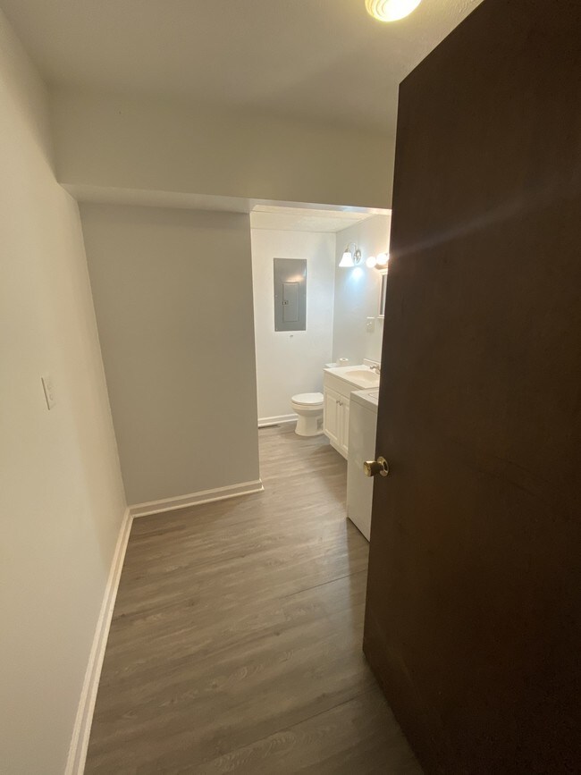 Building Photo - 1208 Payne Avenue, Unit 1