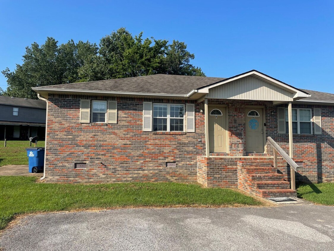 104 Bo Dr Unit A, Martin, TN 38237 Room for Rent in Martin, TN