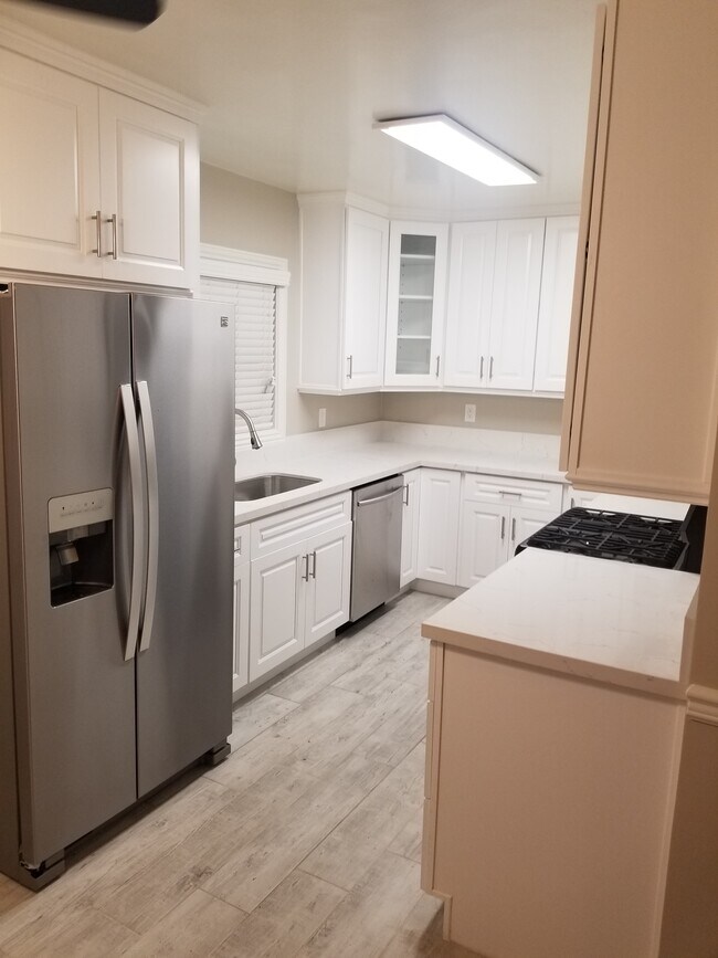 Foto del edificio - 276 S Sierra Madre Blvd