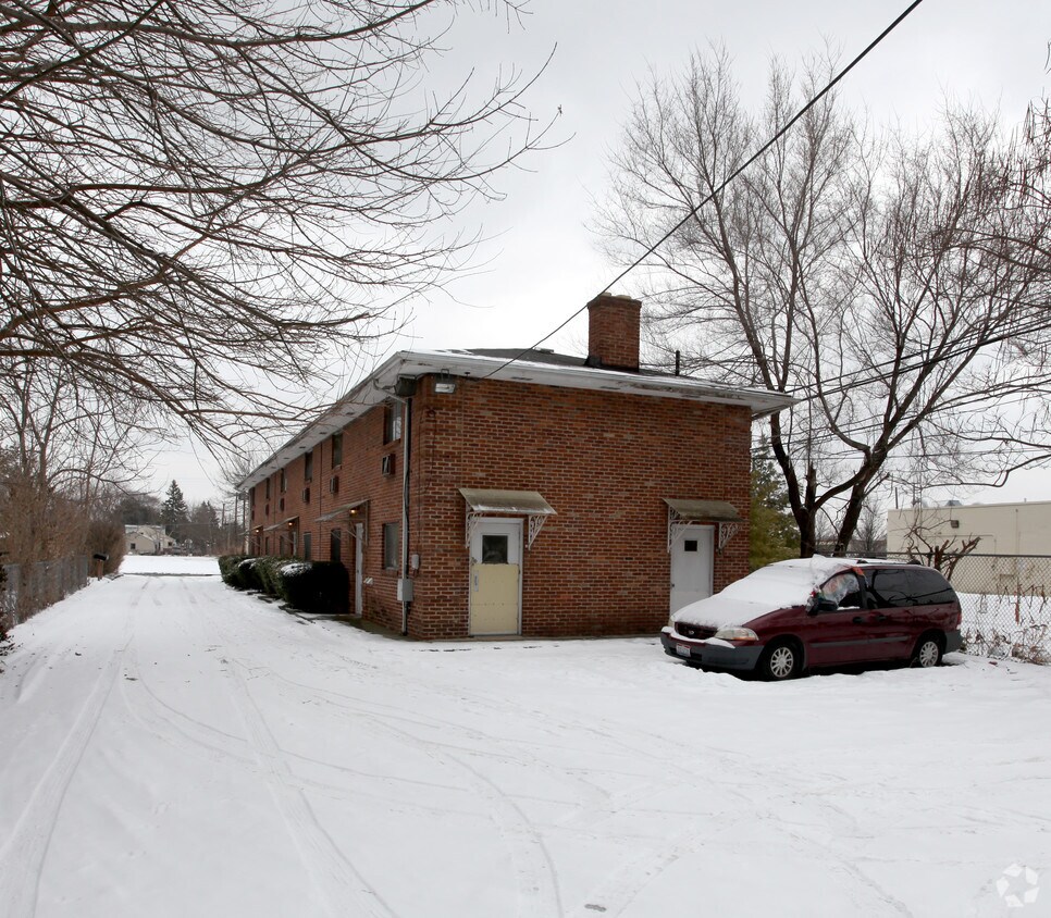 Primary Photo - 895 Bernhard Rd
