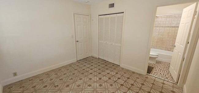 Building Photo - 9614 NW 5th Ave