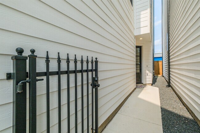 Foto del edificio - 2017 Lou Ellen Ln