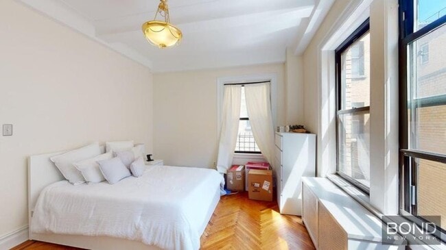 Building Photo - 3 bedroom in NEW YORK NY 10024