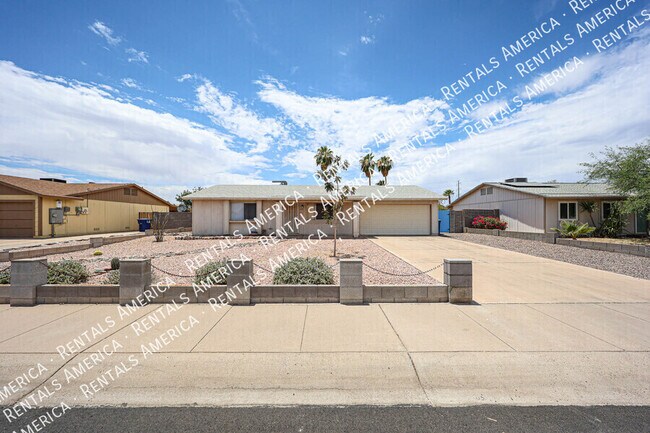 Building Photo - 1117 W Auburn Dr