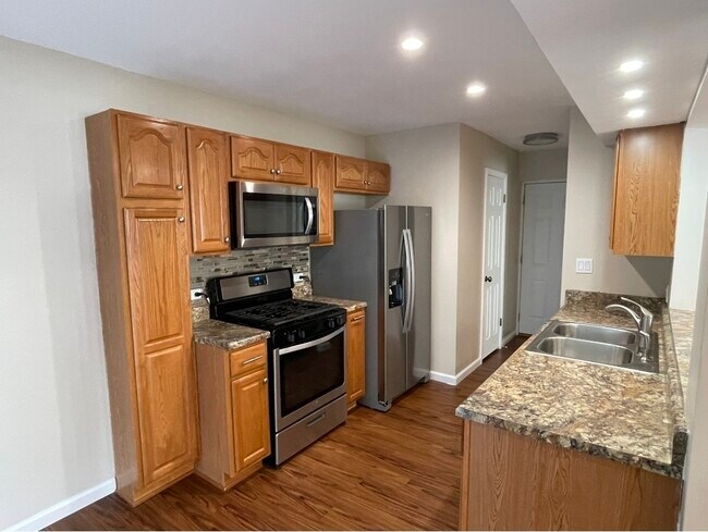 Foto del edificio - 228 N Waterford Dr
