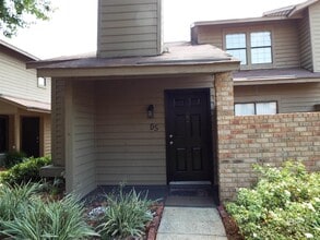 Building Photo - 200 Parma Dr