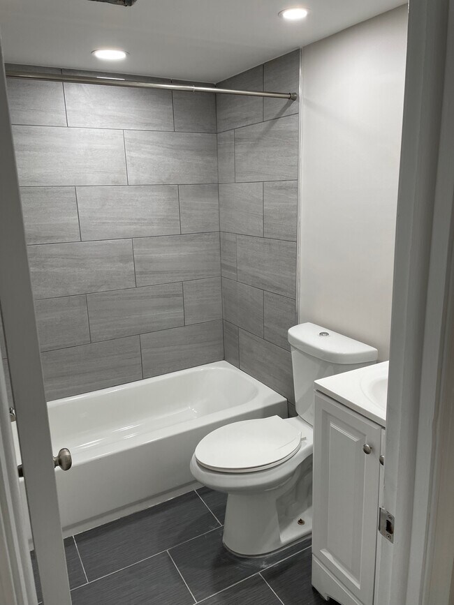 Foto del edificio - Llanerch Place Apartments