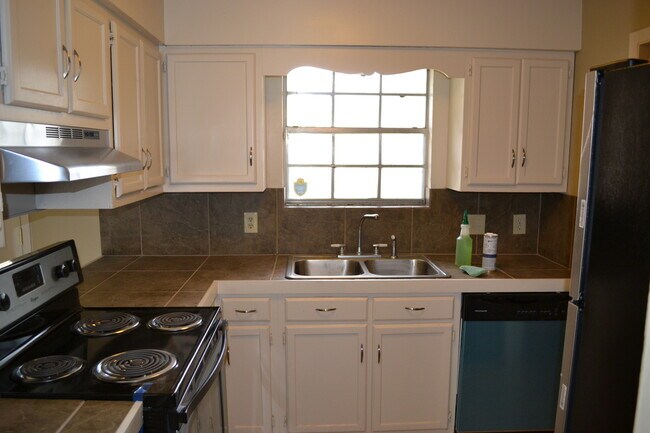 Foto del edificio - Newly Remodeled home Ready to Move In