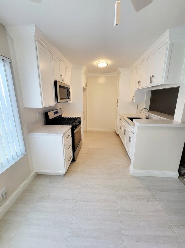 Building Photo - 8919 Longden Ave