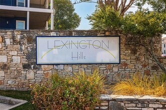 Building Photo - 2430 Cromwell Cir