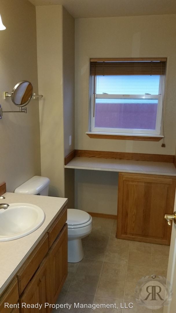 Building Photo - 3 br, 2 bath House - 905 S 76th Ave