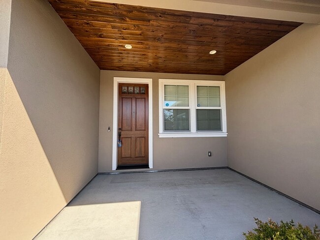 Building Photo - Single Level 3 Bedroom 2 Bathroom Coffey P...
