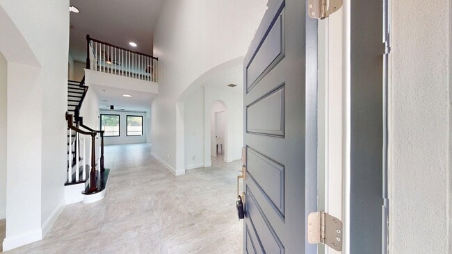 Building Photo - 6 BR  5 BA  LUXURY POOL HOME -  Fells Landing Subdivision- Minutes to Medical City!