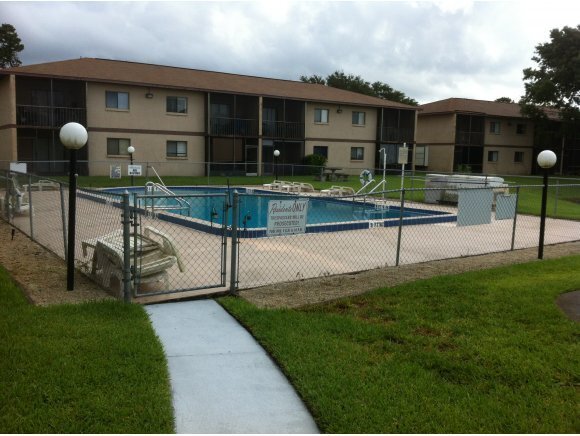 Building Photo - 1600 University Ln