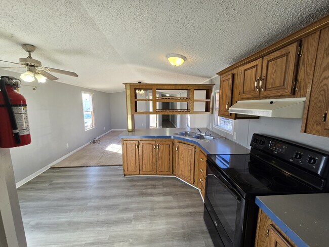 Foto del edificio - 700 W Ridgeway Ave