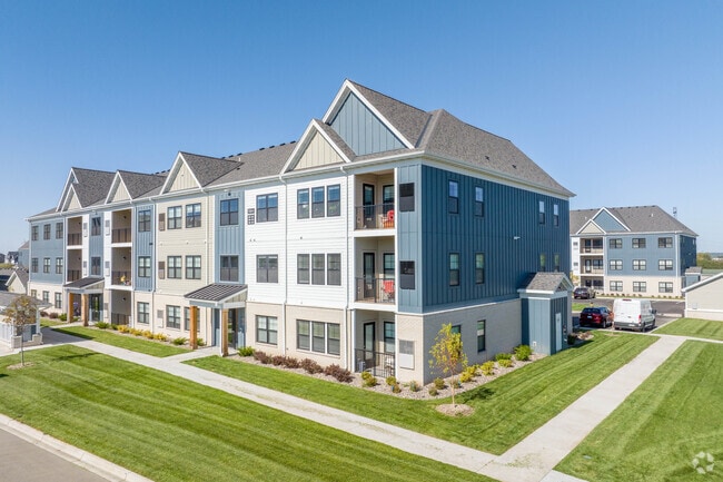 Building Photo - Elwood Apartment Homes