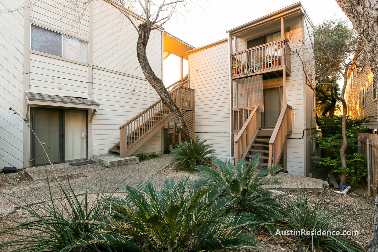 Foto principal - 2410 Longview St